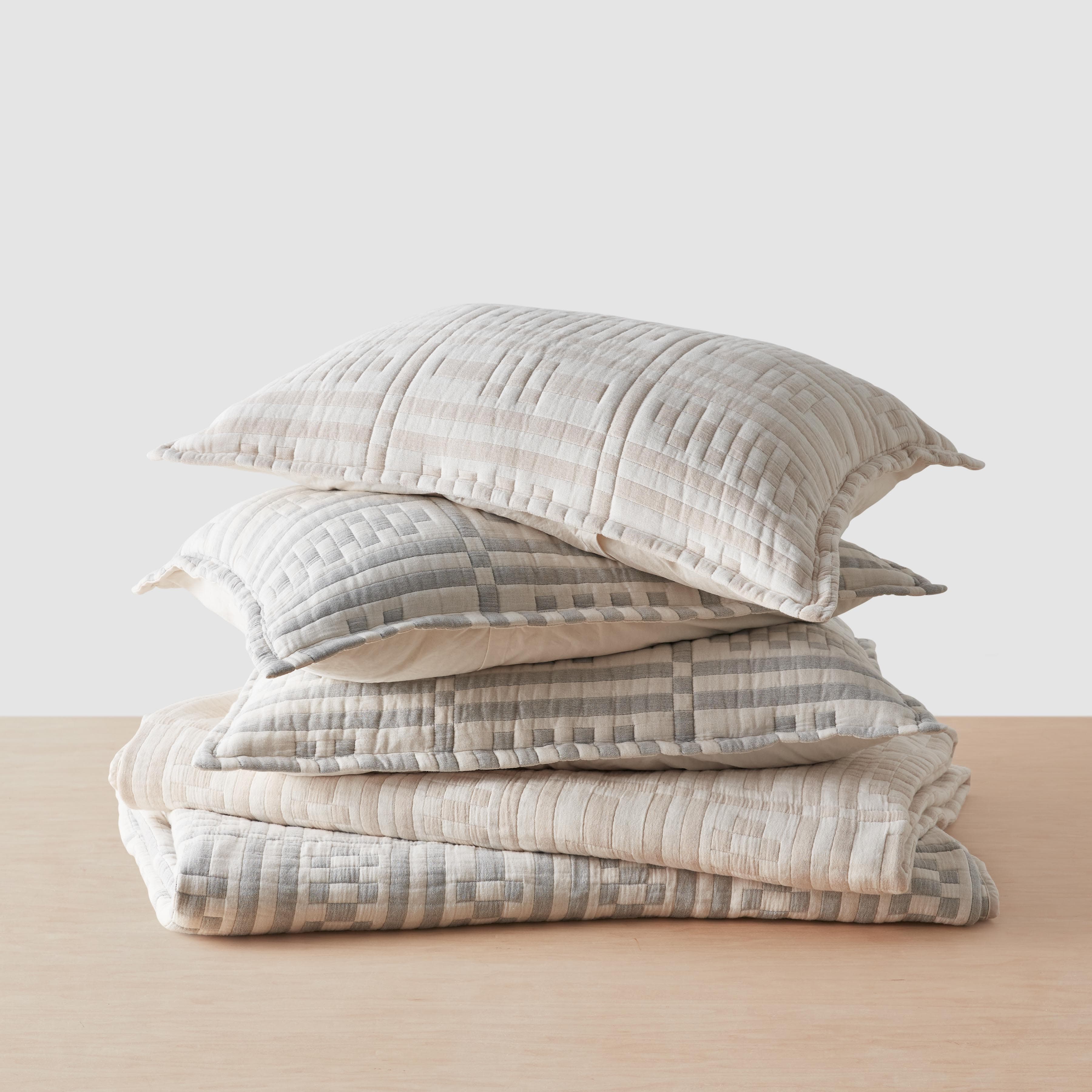 Alegria Organic Cotton Quilted Bed Blanket - Image 4